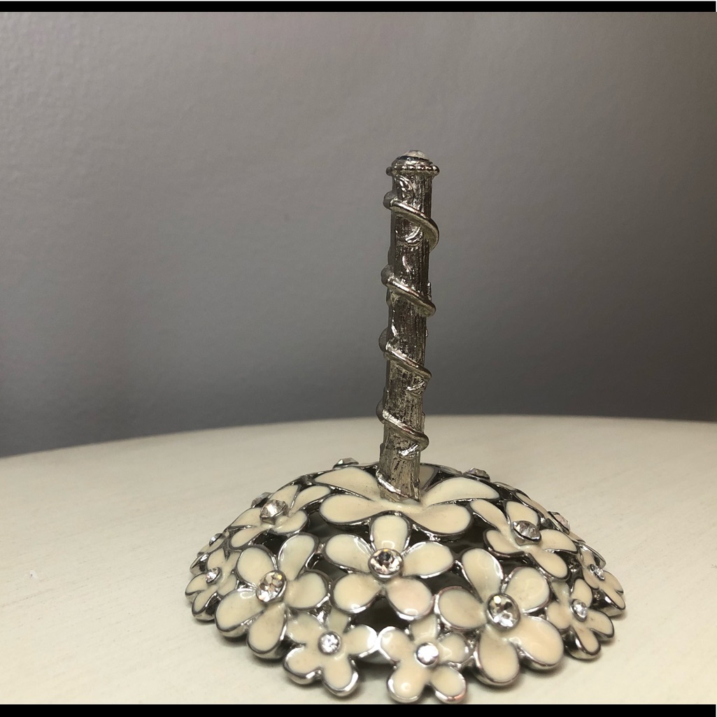 Ring Holder